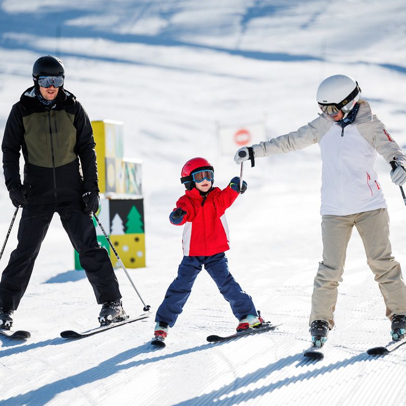 Family skiing