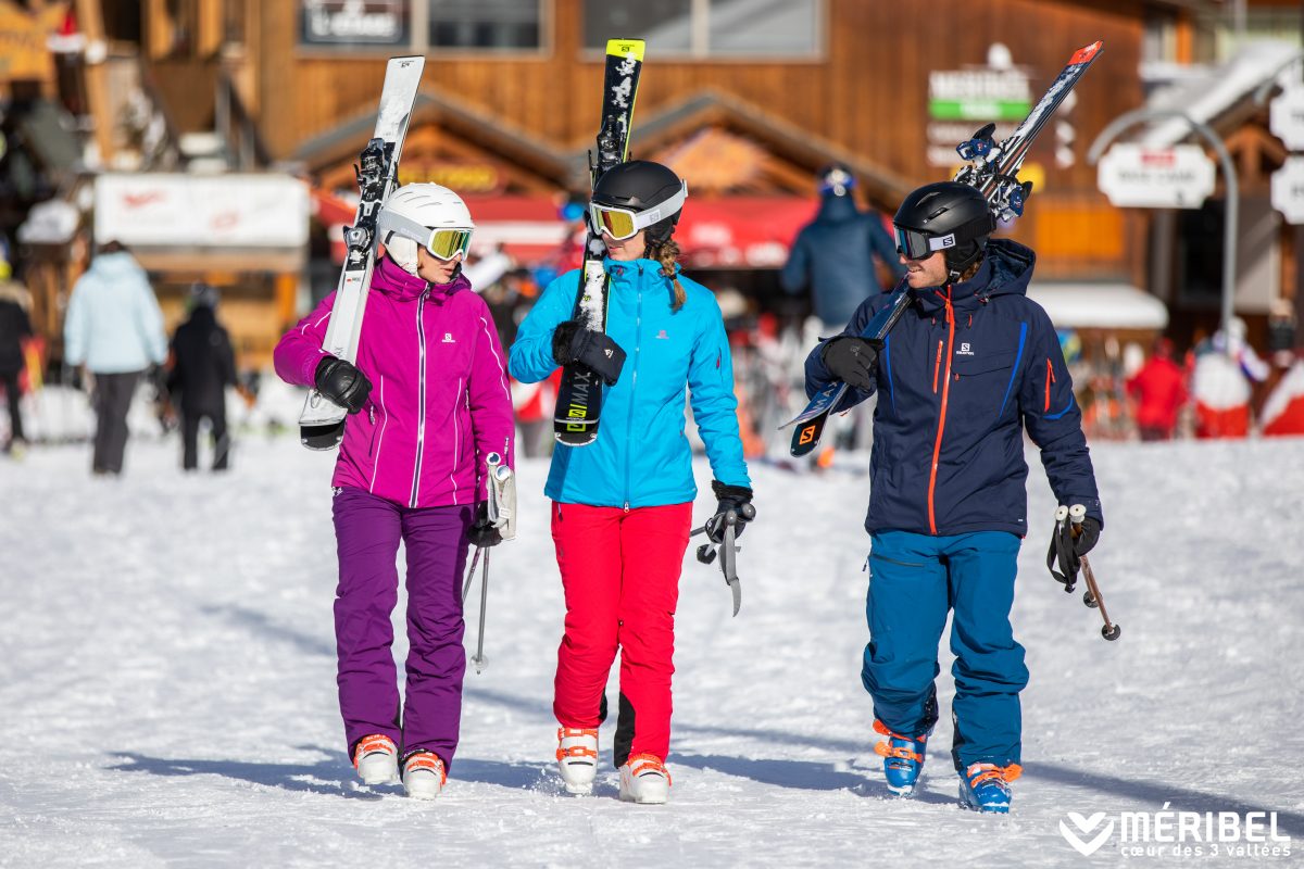 How to Dress for Skiing on the Coldest Days
